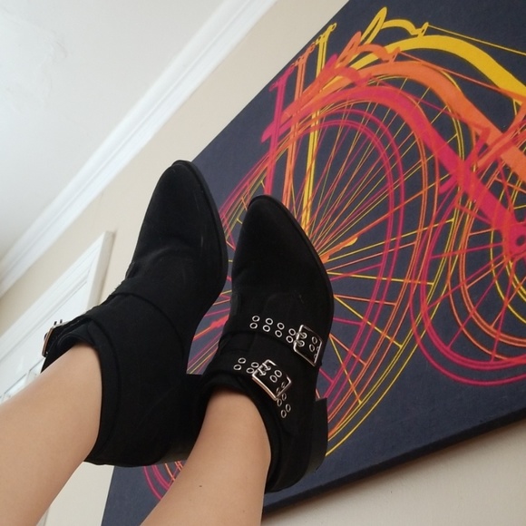 VTG Style Blk Suede Divided Buckle Ankle Booties - Picture 2 of 8